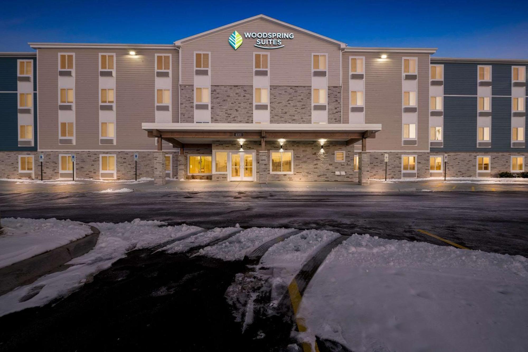 Woodspring Suites Loves Park - Rockford エクステリア 写真